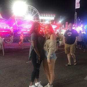 Meet your Posher, Nicole